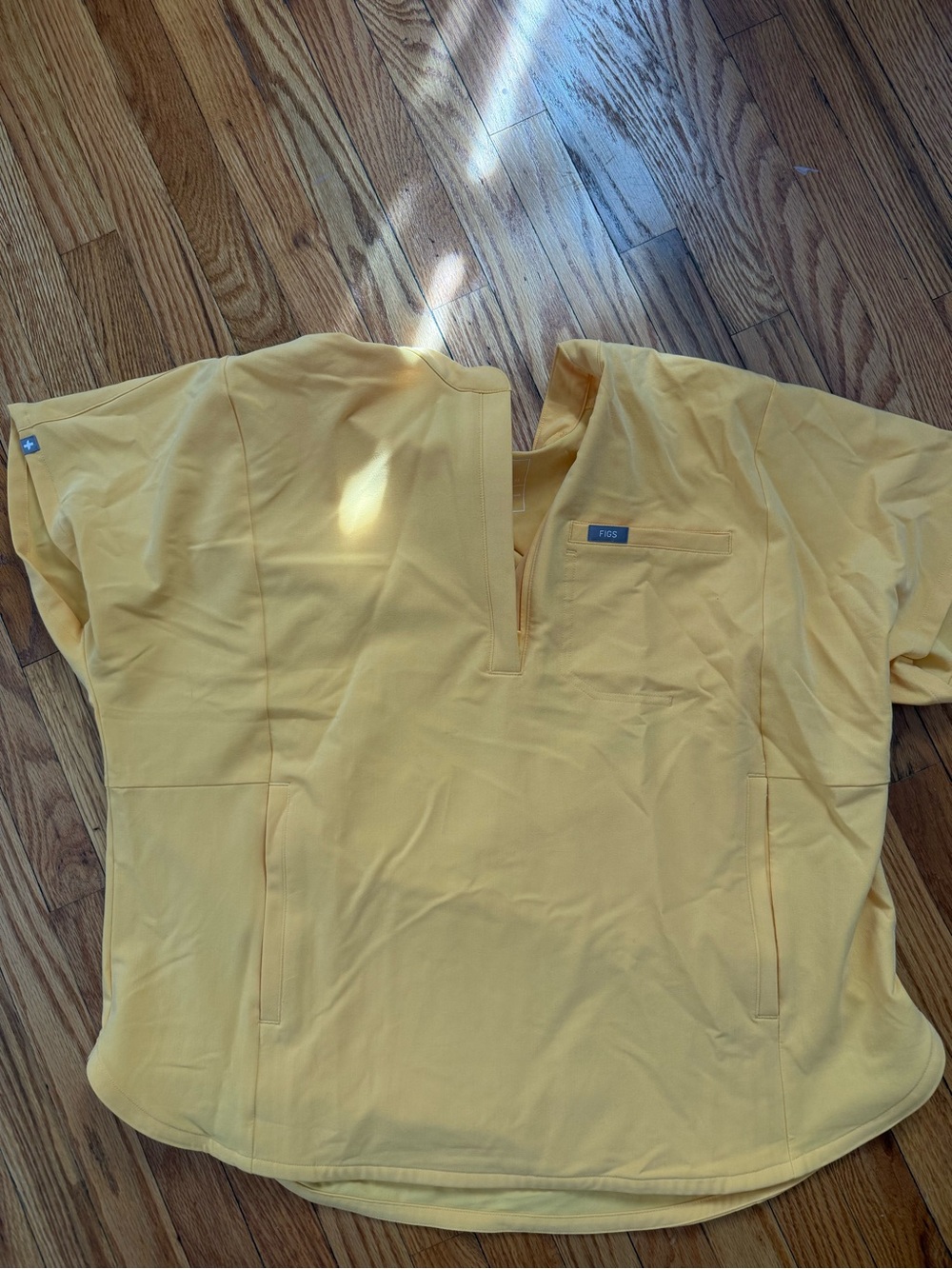 Yellow women’s Short-Sleeve scrub top